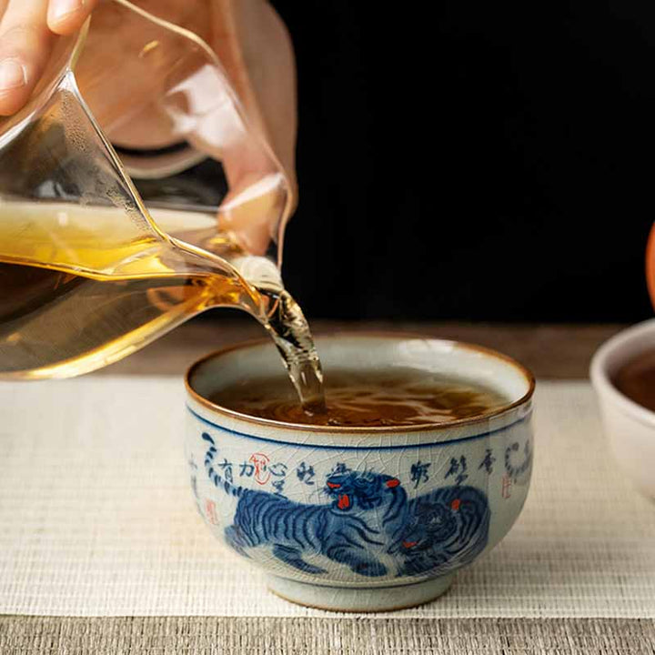 Buddha Stones Jingdezhen Tazza da tè in ceramica dipinta a mano con tigre carina Tazza da tè Kung Fu Ciotola da 140 ml