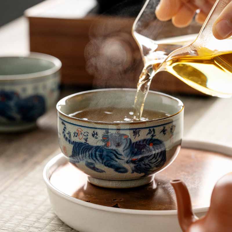 Buddha Stones Jingdezhen Tazza da tè in ceramica dipinta a mano con tigre carina Tazza da tè Kung Fu Ciotola da 140 ml