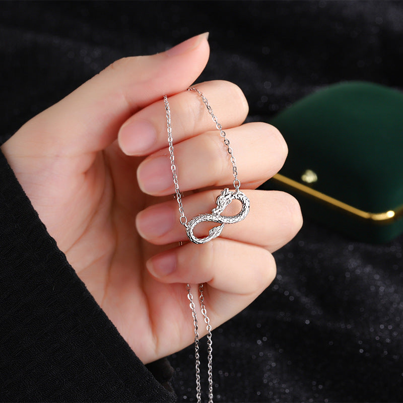 Collana con ciondolo a forma di nodo infinito dell'anno del drago in argento sterling 999 Buddha Stones