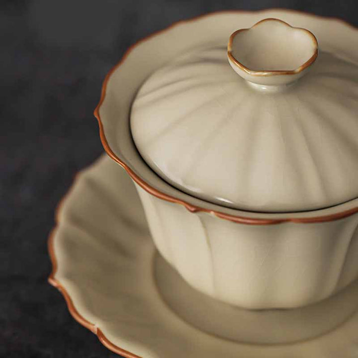 Buddha Stones Beige Plum Blossom Shape Peach Branch Ceramic Gaiwan Sancai Tazza da tè Kung Fu Tazza da tè con coperchio