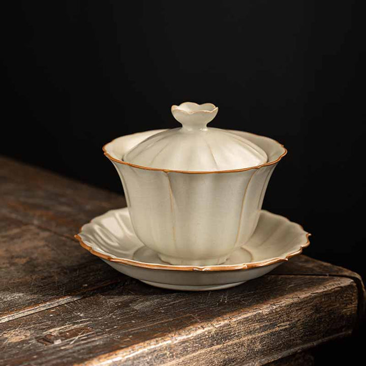 Buddha Stones Beige Plum Blossom Shape Peach Branch Ceramic Gaiwan Sancai Tazza da tè Kung Fu Tazza da tè con coperchio