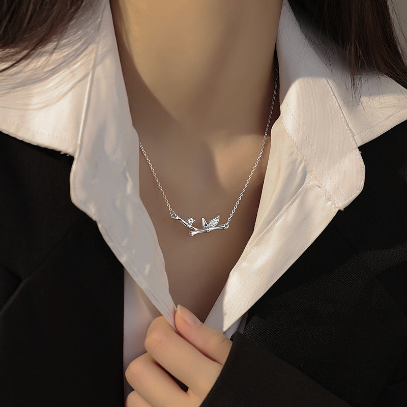 Collana con ciondolo Buddha Stones Bamboo Leaf Design Rame Zircone Ricchezza