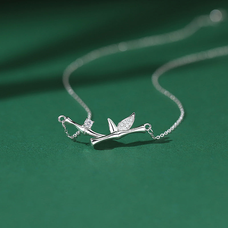 Collana con ciondolo Buddha Stones Bamboo Leaf Design Rame Zircone Ricchezza