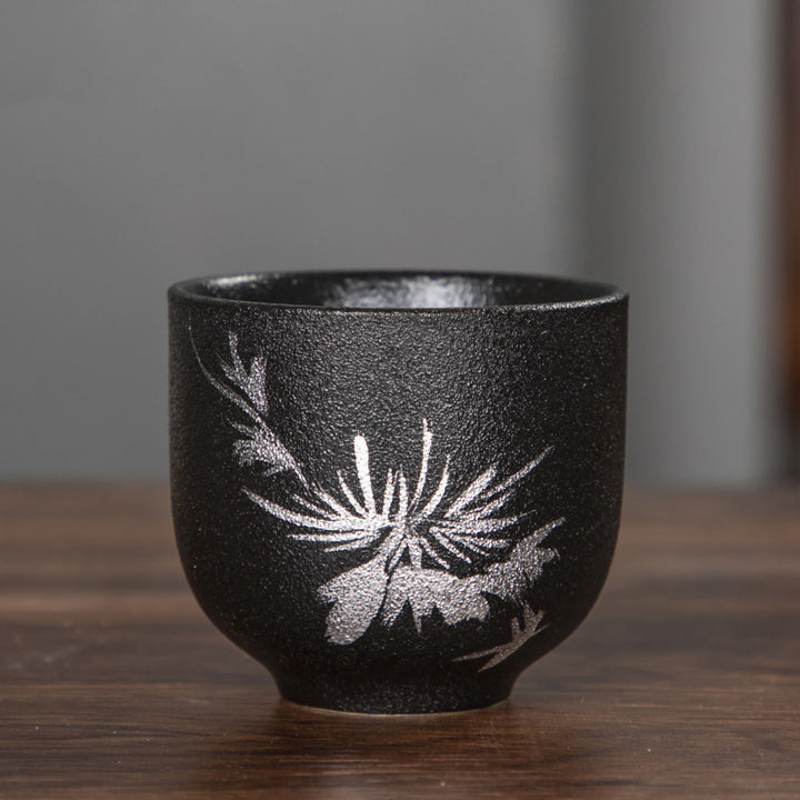 Buddha Stones Dipinto a mano Fiore di loto Bambù Crisantemo Ceramica nera Tazza da tè in ceramica Tazza da tè Kung Fu 95ml