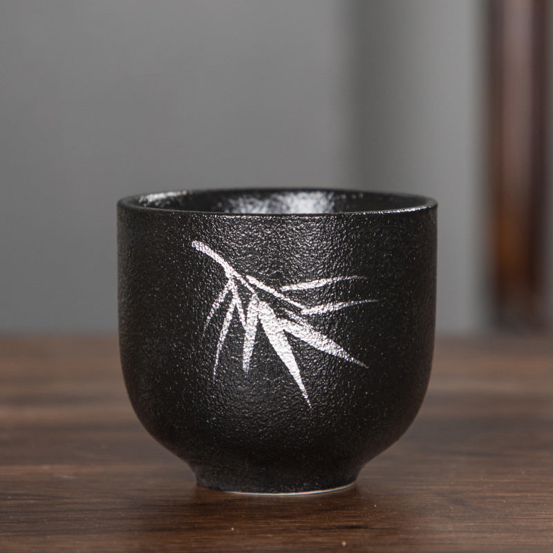 Buddha Stones Dipinto a mano Fiore di loto Bambù Crisantemo Ceramica nera Tazza da tè in ceramica Tazza da tè Kung Fu 95ml