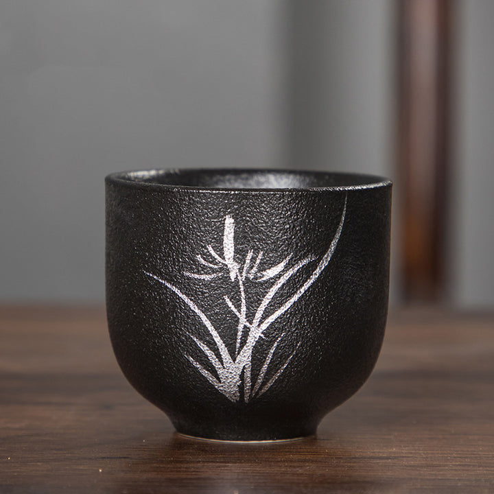Buddha Stones Dipinto a mano Fiore di loto Bambù Crisantemo Ceramica nera Tazza da tè in ceramica Tazza da tè Kung Fu 95ml