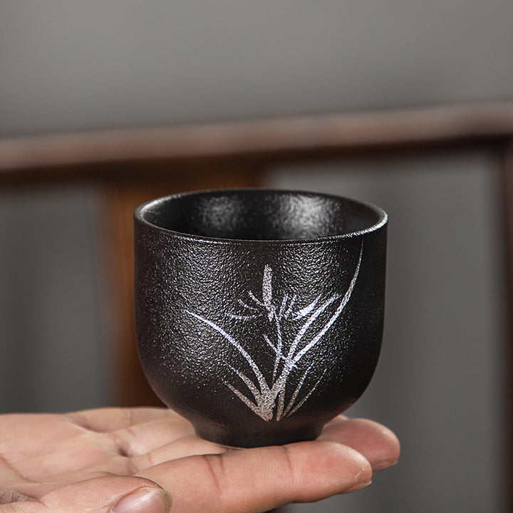 Buddha Stones Dipinto a mano Fiore di loto Bambù Crisantemo Ceramica nera Tazza da tè in ceramica Tazza da tè Kung Fu 95ml