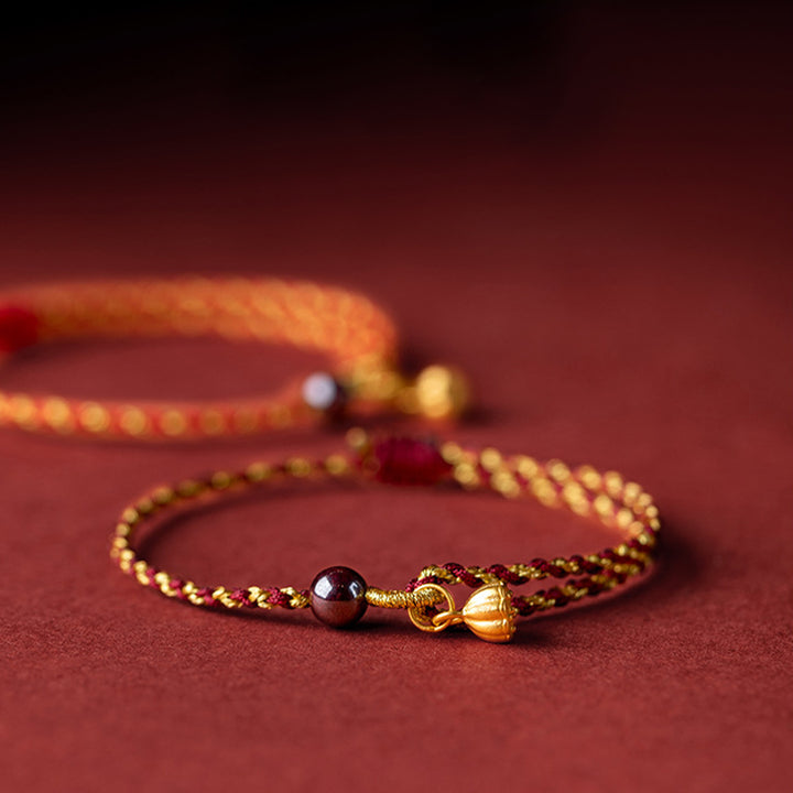 Braccialetto intrecciato con ciondolo di pace e gioia in corda di oro rosso fatto a mano con Buddha Stones