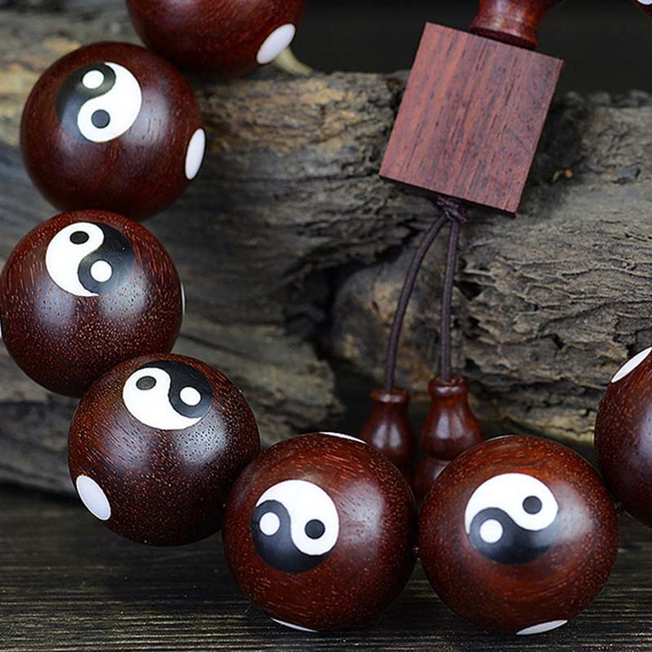 Braccialetto di protezione Yin Yang con piccola foglia di sandalo rosso Buddha Stones