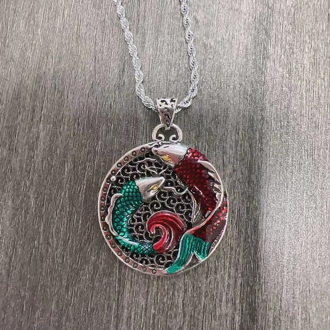 Collana di guarigione con pesce koi in rame tibetano e Buddha Stones