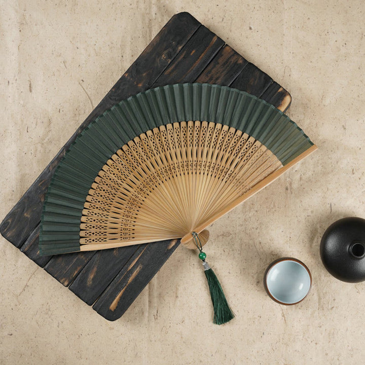 Ventaglio pieghevole in bambù con incisione cava a forma di fiore di ciliegio semplice Buddha Stones - Verde militare, 22 cm - image 5