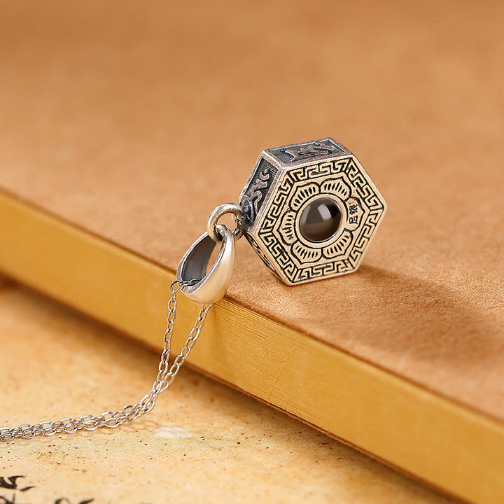 Collana con ciondolo a proiezione d'amore Buddha Stones in argento sterling 990 tibetano Om Mani Padme Hum Lotus
