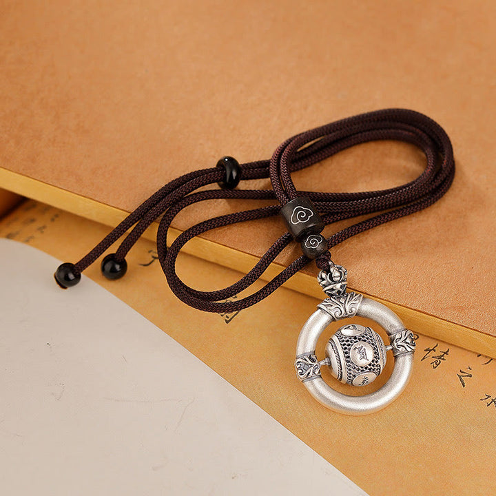 Collana con ciondolo in corda con incisione Om Mani Padme Hum in argento sterling 999 Buddha Stones