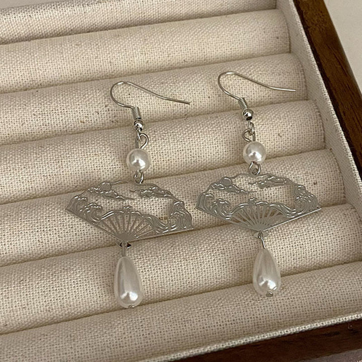 Orecchini pendenti con perle curative, ventaglio di rame, nuvole di buon auspicio, Buddha Stones