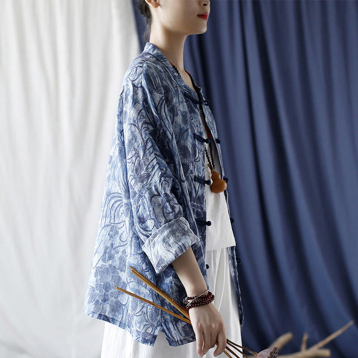 Camicia giacca in lino ramiè a maniche lunghe con motivo a rana, motivo a fiori blu e bianchi, stile retrò Buddha Stones - image 2