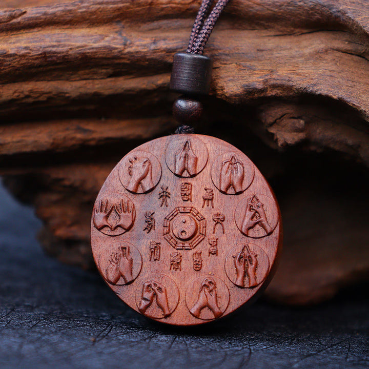 Buddha Stones Fulmine Colpito Legno di Giuggiola Yin Yang Bagua Montagna Fantasmi Spendere Soldi Protezione Collana Pendente