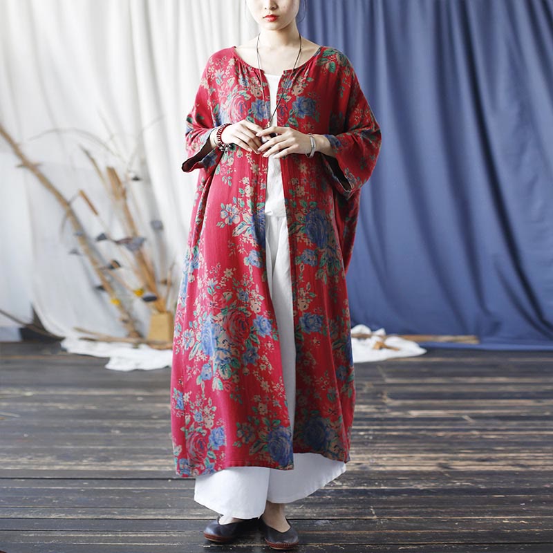 Giacca cappotto aperta sul davanti con maniche a tre quarti in cotone con stampa di fiori rossi e blu , Buddha Stones