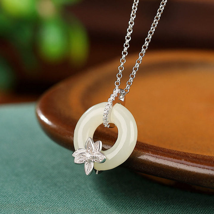 Collana con ciondolo a forma di fiore con fibbia della pace in giada Hetian, argento sterling 925, Buddha Stones