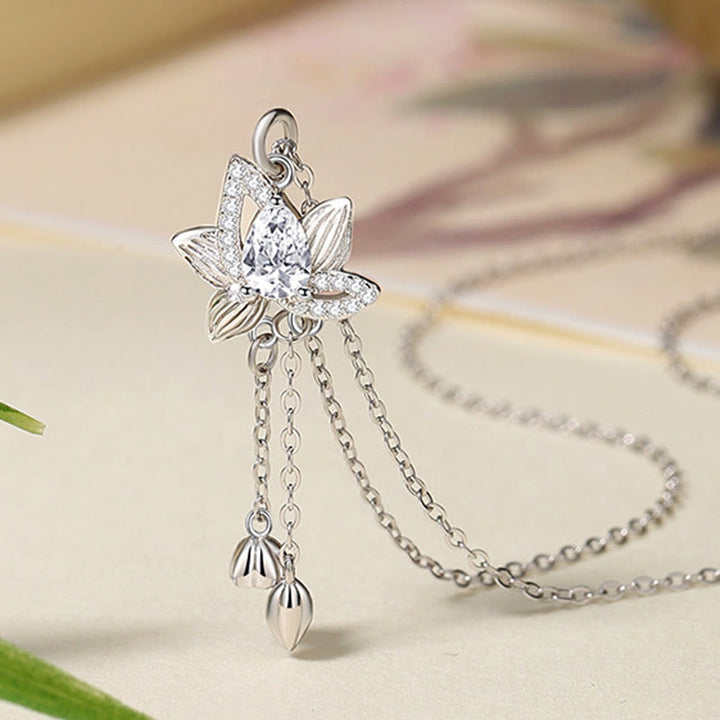 Collana con ciondolo Buddha Stones in argento sterling 925 con zircone e loto, illuminazione