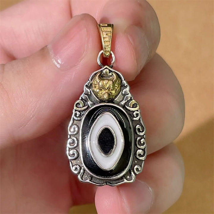 Buddha Stones Tibet Dzi Bead Garuda Modello Rame Metallo Ricchezza Collana Pendente