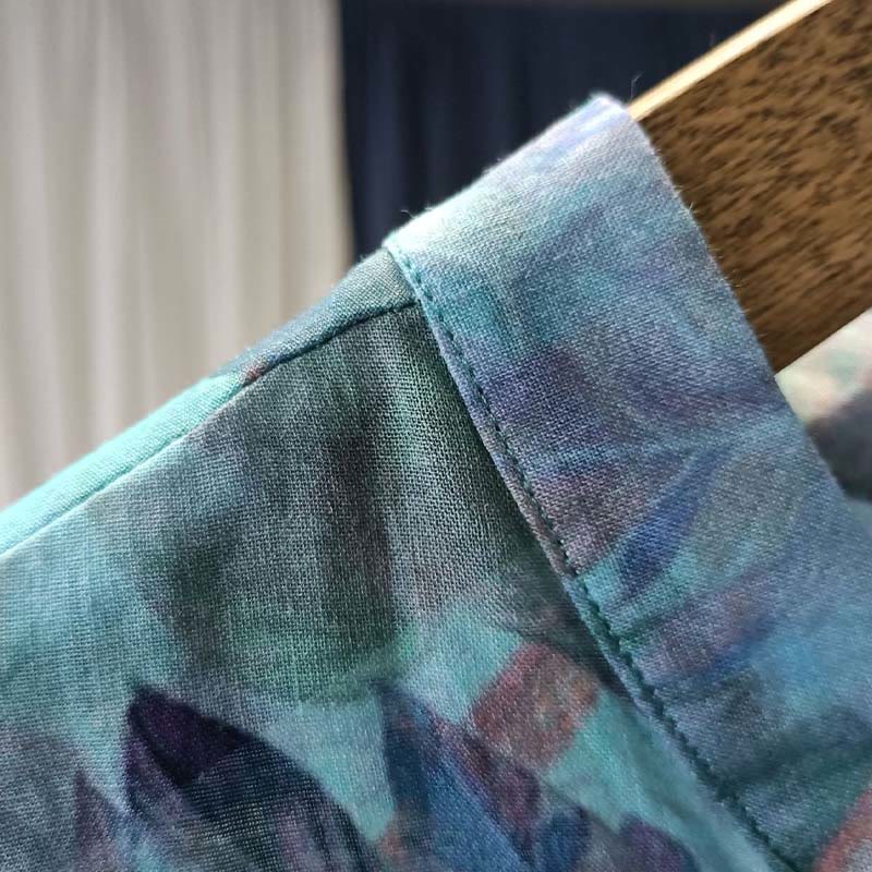 Buddha Stones giacca in lino ramiè a maniche lunghe con stampa di fiori rosa e foglie verdi, motivo a rana e bottoni - image 11