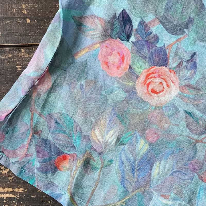 Buddha Stones giacca in lino ramiè a maniche lunghe con stampa di fiori rosa e foglie verdi, motivo a rana e bottoni - image 18