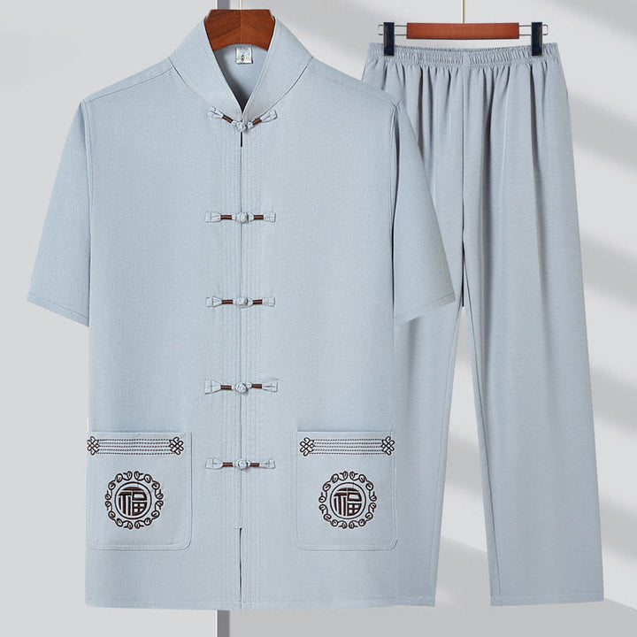 Buddha Stones Fu Character Ricamo Tang Suit Tradizionale Rana-Bottone Manica Corta Top Pantaloni Abbigliamento Uomo Set - Grigio chiaro (maglia e pantaloni) - US/UK/AU44, EU54 (4XL) - image 5
