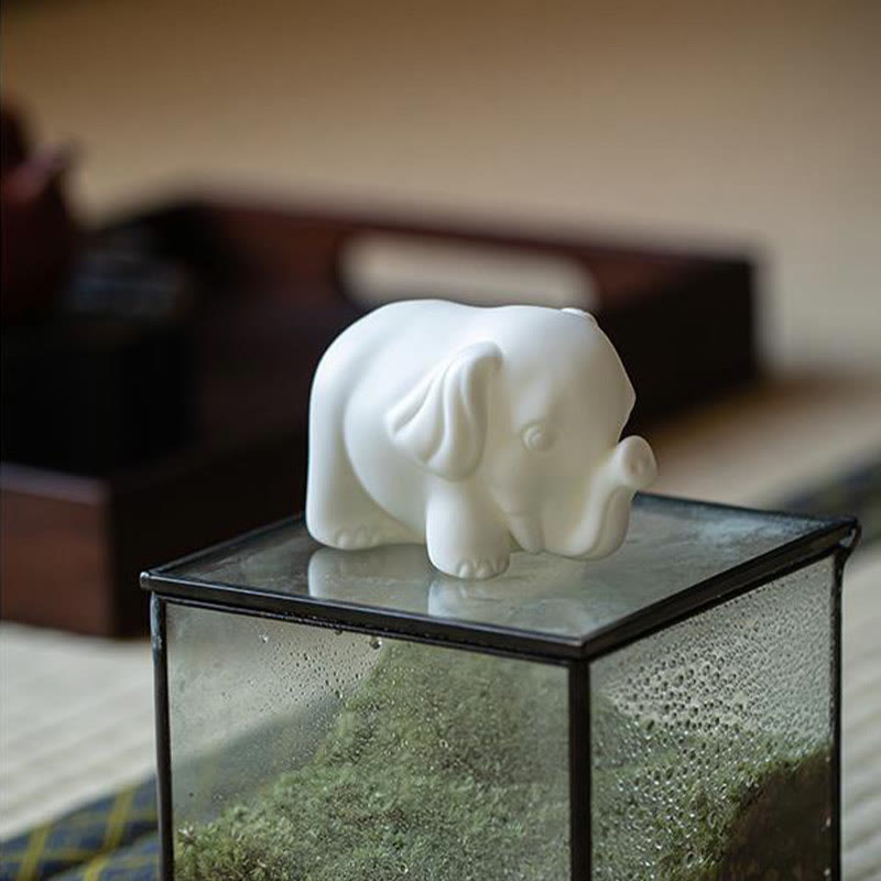 Statua di elefante piccolo Buddha Stones porcellana bianca ceramica forza decorazione scrivania casa