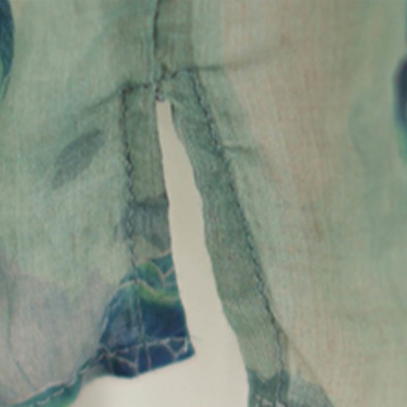 Camicia in lino ramiè con maniche a tre quarti e motivo floreale blu Jacaranda di Buddha Stones, TAGLIA COMODA - image 12