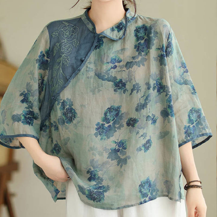 Camicia in lino ramiè con maniche a tre quarti e motivo floreale blu Jacaranda di Buddha Stones, TAGLIA COMODA - image 3