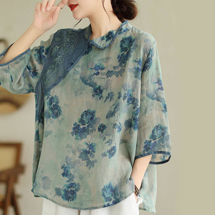 Camicia a maniche a tre quarti con stampa Buddha Stones PLUS SIZE e motivo floreale blu jacaranda. - image 2