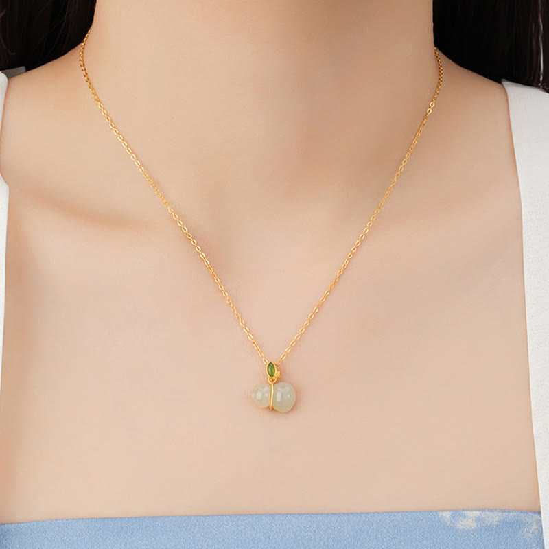 Collana con ciondolo in giada Hetian, Buddha Stones