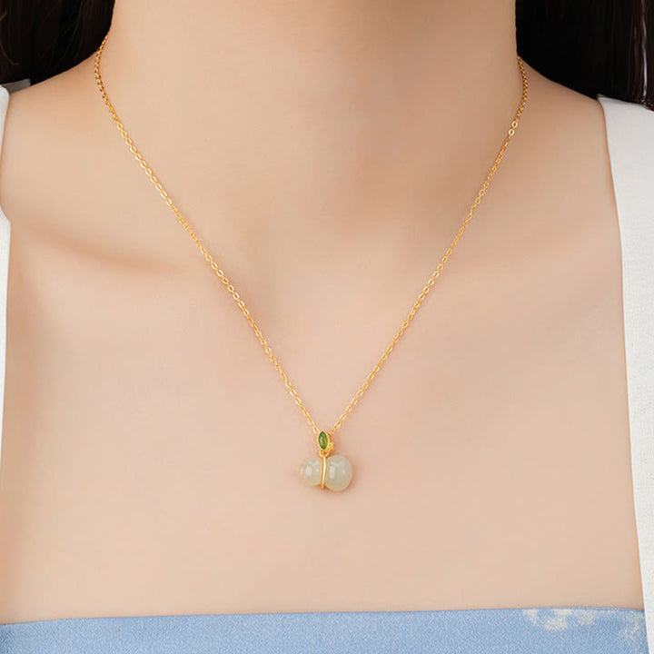 Collana con ciondolo in giada Hetian, Buddha Stones