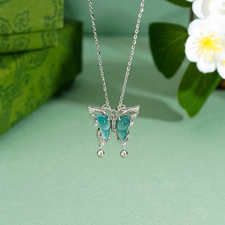 Collana con ciondolo a forma di farfalla in giada verde in argento sterling 925 Buddha Stones