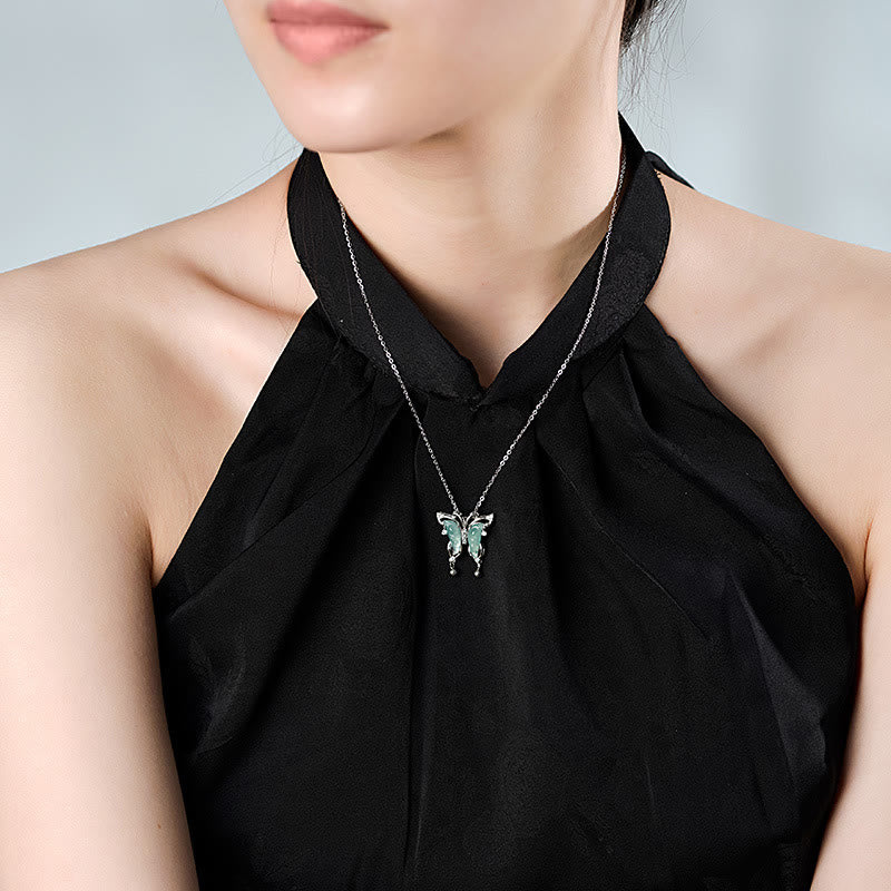Collana con ciondolo a forma di farfalla in giada verde in argento sterling 925 Buddha Stones