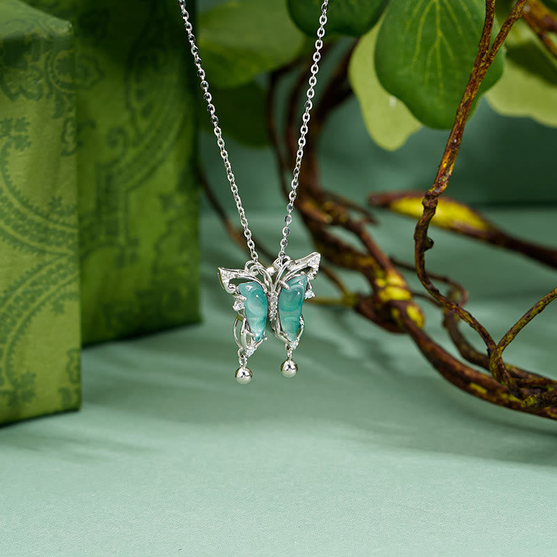 Collana con ciondolo a forma di farfalla in giada verde in argento sterling 925 Buddha Stones