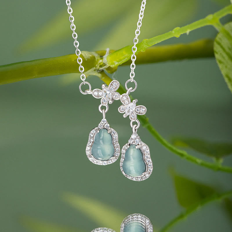 Collana con ciondolo a forma di farfalla con doppia zucca e giada verde in argento sterling 925 Buddha Stones