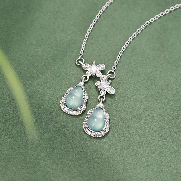 Collana con ciondolo a forma di farfalla con doppia zucca e giada verde in argento sterling 925 Buddha Stones
