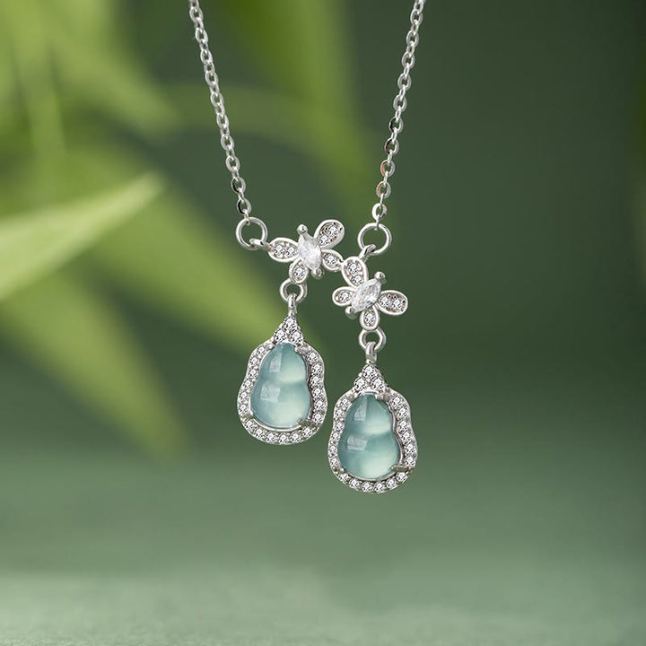 Collana con ciondolo a forma di farfalla con doppia zucca e giada verde in argento sterling 925 Buddha Stones