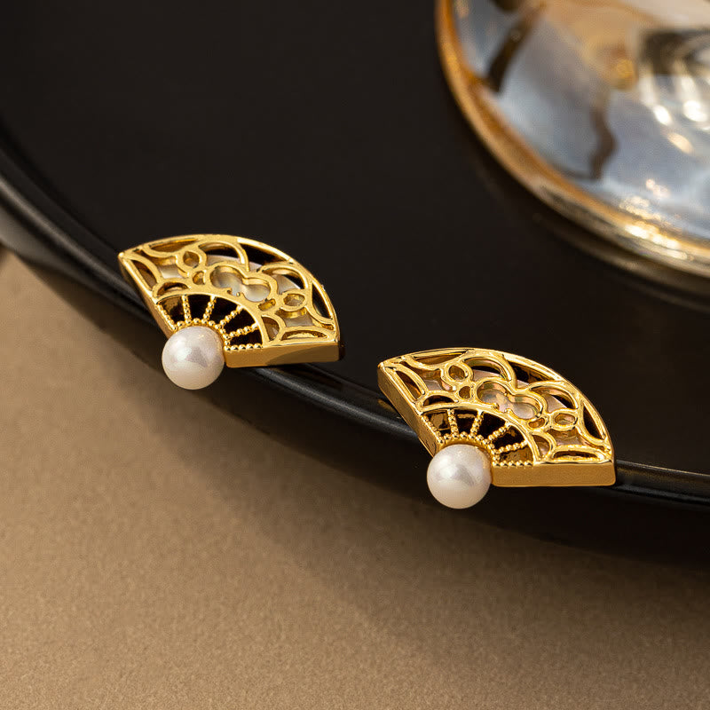 Orecchini pendenti con perno in rame e perla con motivo a ventaglio in argento sterling 925 Buddha Stones
