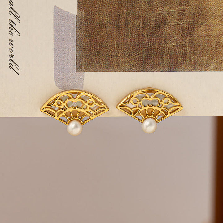 Orecchini pendenti con perno in rame e perla con motivo a ventaglio in argento sterling 925 Buddha Stones