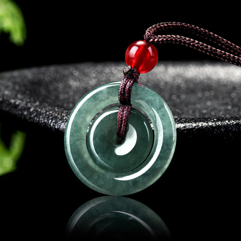 Collana con ciondolo con fibbia della pace doppia in giada verde Buddha Stones Abbondanza