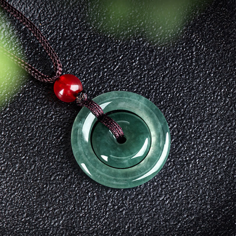 Collana con ciondolo con fibbia della pace doppia in giada verde Buddha Stones Abbondanza