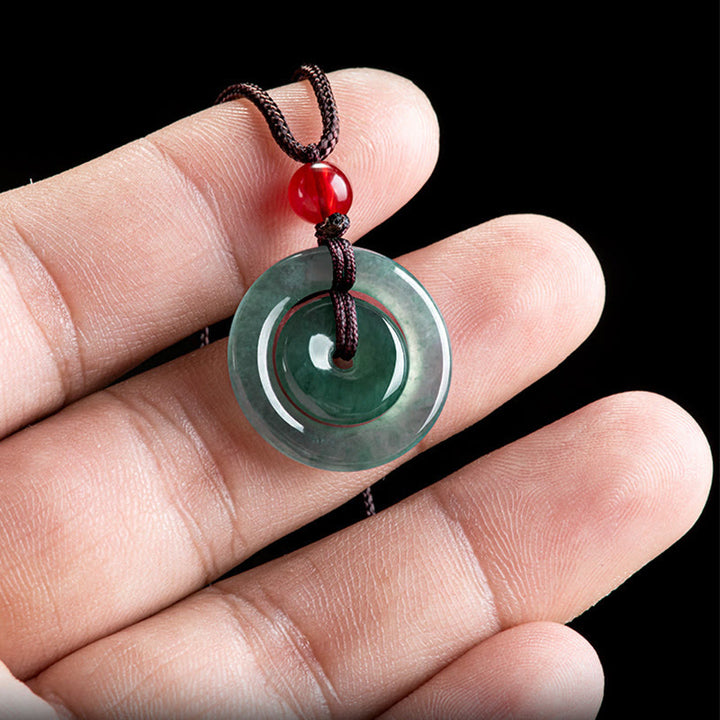 Collana con ciondolo con fibbia della pace doppia in giada verde Buddha Stones Abbondanza