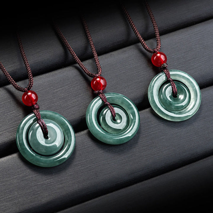 Collana con ciondolo con fibbia della pace doppia in giada verde Buddha Stones Abbondanza
