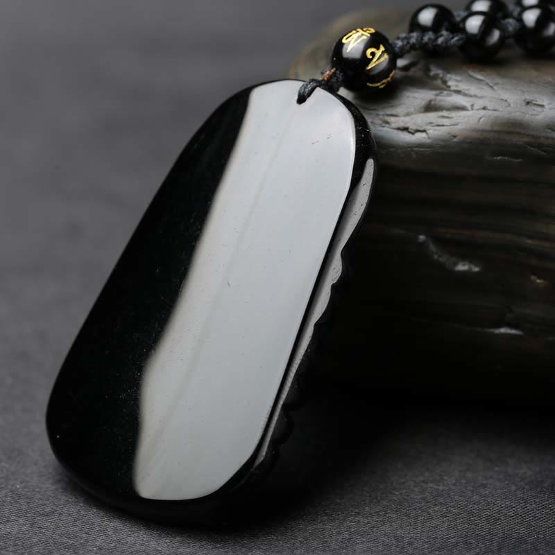 Collana con ciondolo di perline di forza incisa con pesce koi in ossidiana nera Buddha Stones - image 5