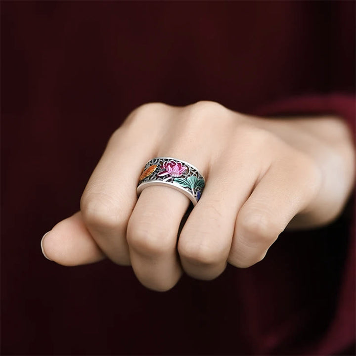 Anello portafortuna con pesce koi Buddha Stones in rame e smalto blu con cuore di loto Sutra