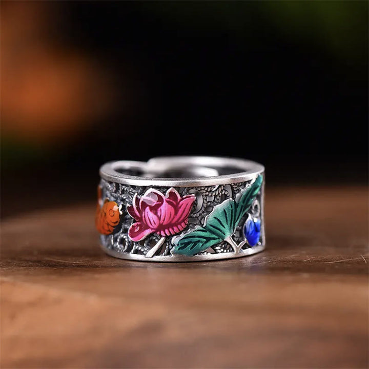 Anello portafortuna con pesce koi Buddha Stones in rame e smalto blu con cuore di loto Sutra