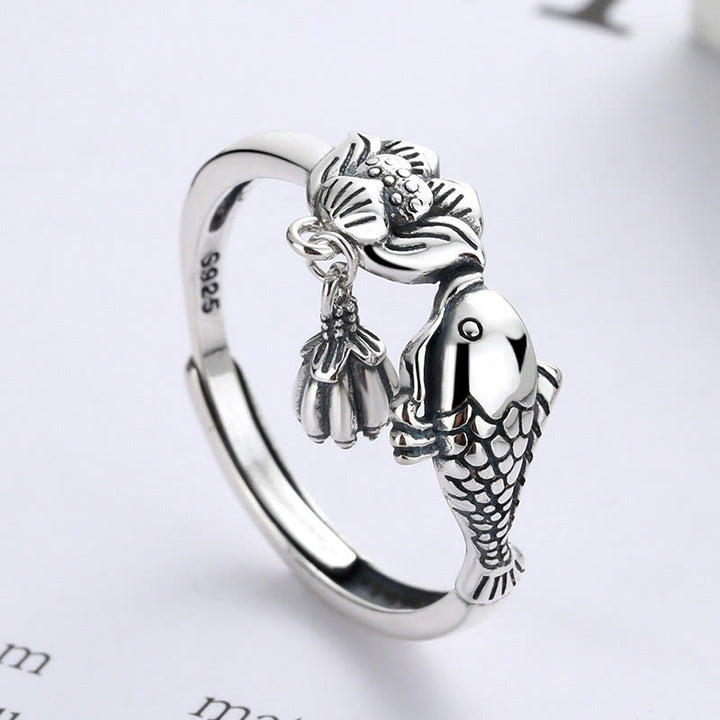 Anello di successo con fiore di loto e pesce koi in argento sterling 925 Buddha Stones