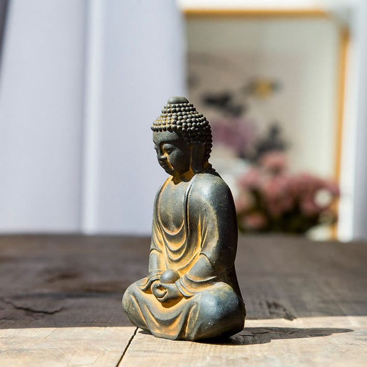 Buddha Stones Buddha tibetano in meditazione Statua in resina fusa ruggine polvere di ferro Decorazione della serenità